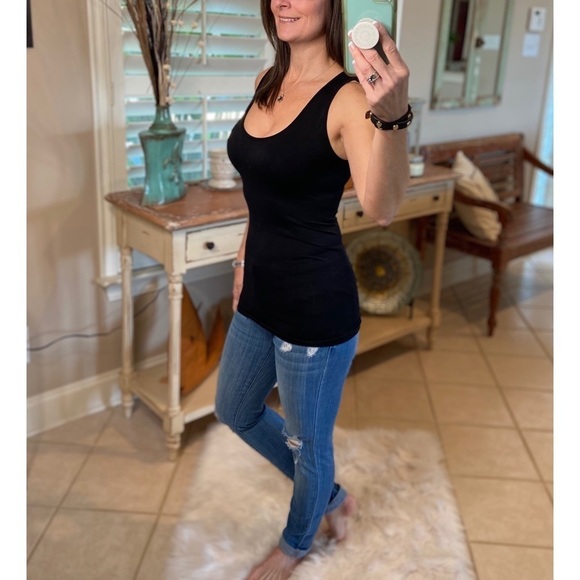 🎀PLUS Seamless Slimming Scoop Neck Tank Black 1022 - Picture 4 of 4